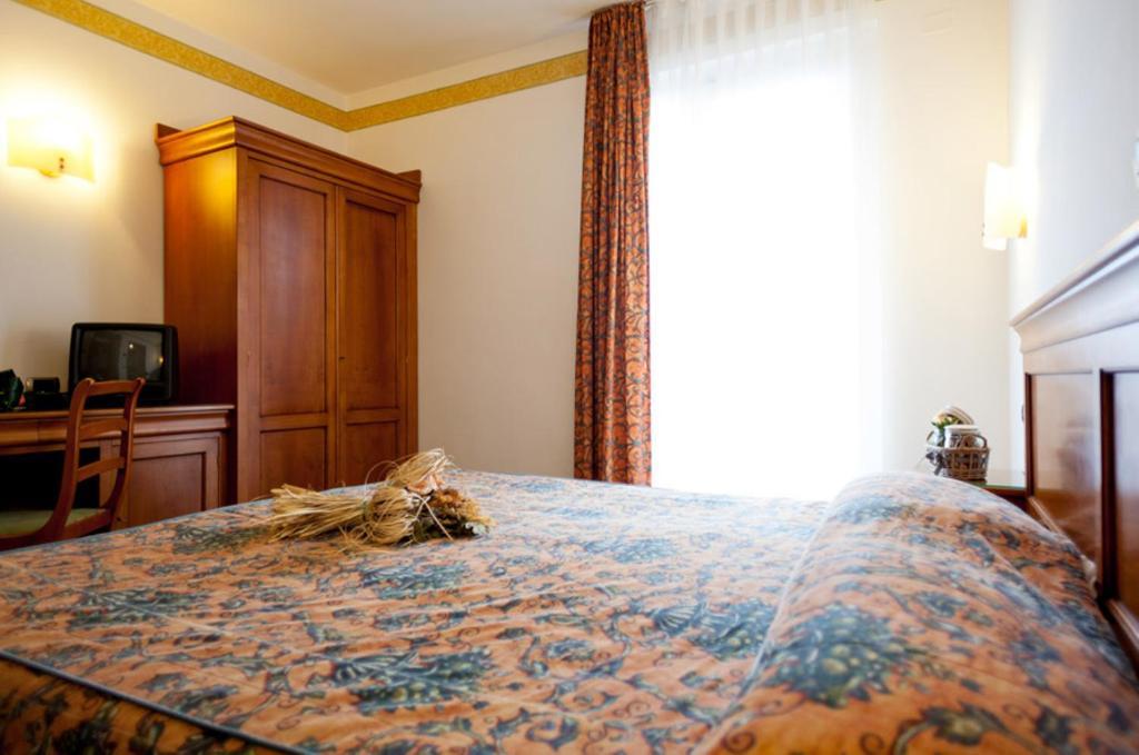Hotel Bologna Bardolino Habitación foto